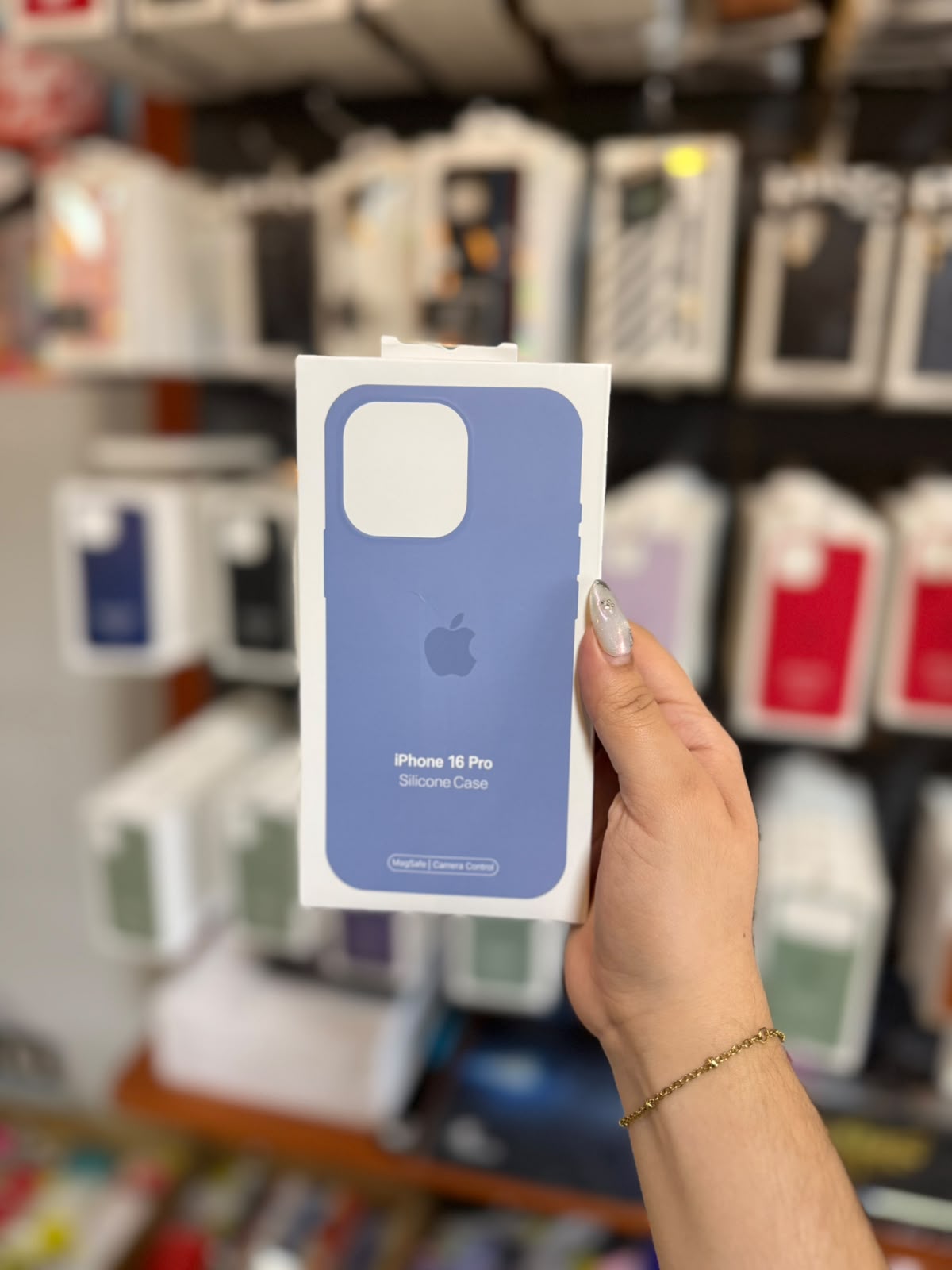 CASE SILICON MAGSAFE IPHONE