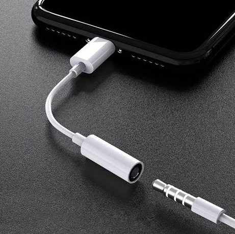 ADAPTADOR LIGHTNING A HEADPHONE JACK